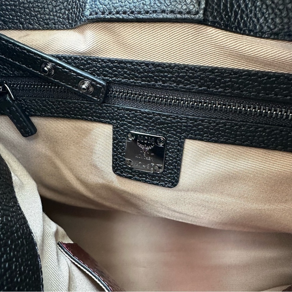 MCM Metallic Corina Medium Shoulder Bag in Scooter Red. Price firm. - Picture 6 of 13